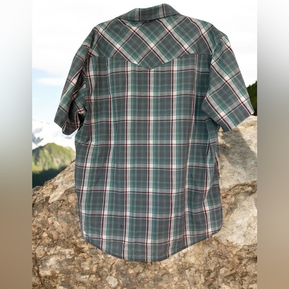 Mens wrangler button up short sleeve size xl
Western wear pearl snap buttons - Picture 2 of 3